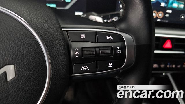 Kia K5 Signature — photo 1 of 20
