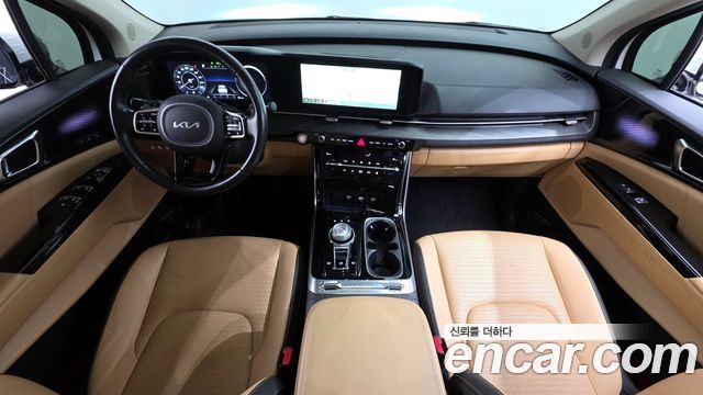 Kia Canival Diesel 7-Seater Signature — photo 1 of 20