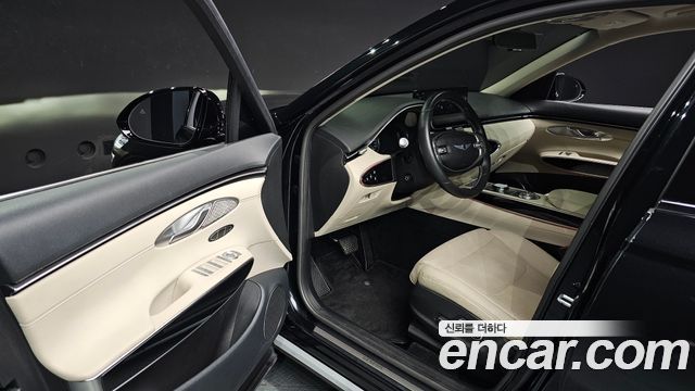 Genesis GV70 2.2 Diesel AWD — photo 1 of 20
