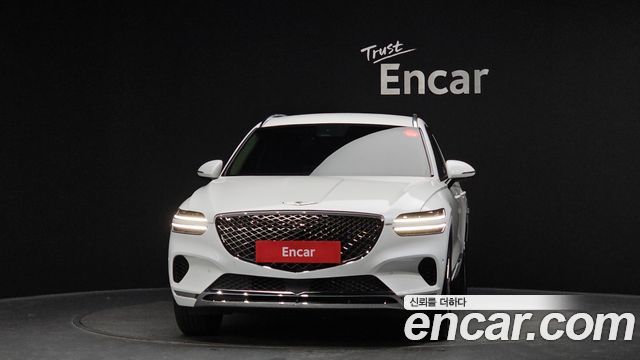 Genesis GV70 2.5T Gasoline AWD — photo 1 of 20