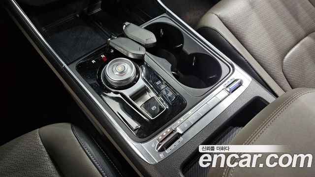 Kia Canival Gasoline 7-Seater Noblesse — photo 1 of 20