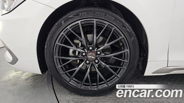 Hyundai Grandeur Exclusive