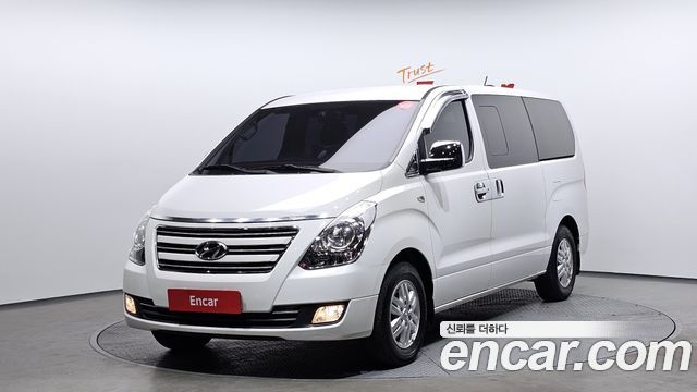 Hyundai Starex 5-Seater VAN