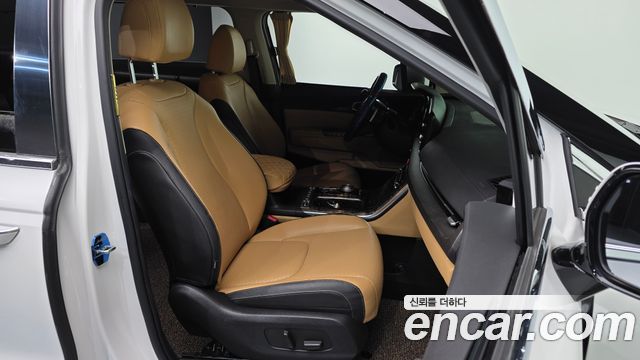 Kia Canival Gasoline 9-Seater Noblesse — photo 1 of 20
