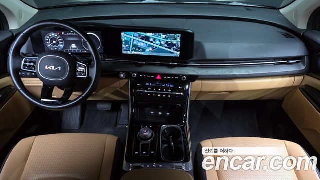 Kia Canival Gasoline 9-Seater Signature — photo 1 of 20