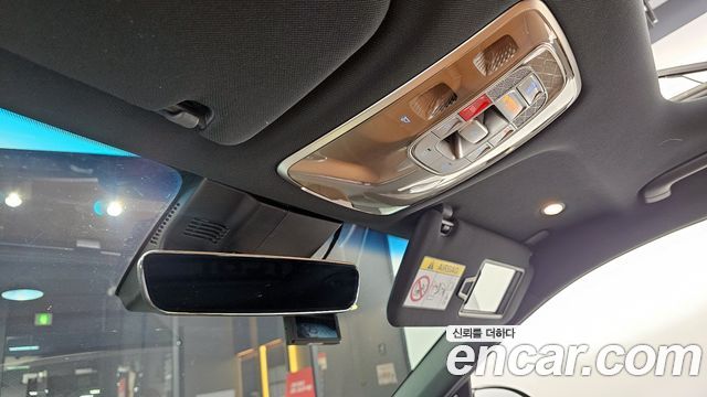 Genesis GV70 2.5T Gasoline AWD — photo 1 of 20