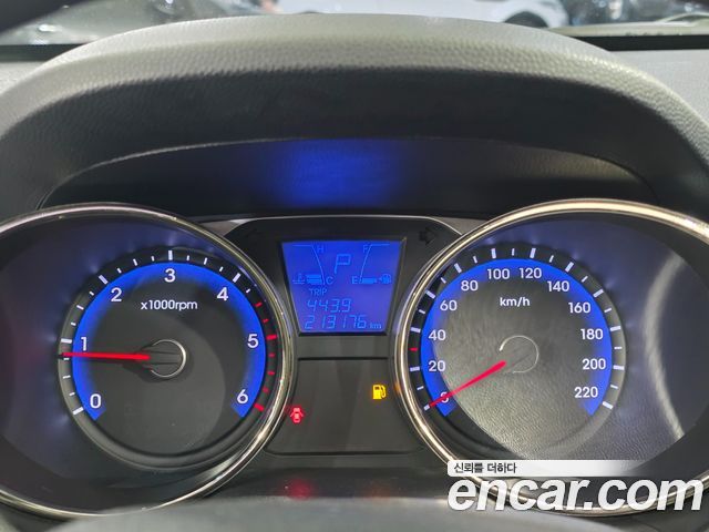 Hyundai Tucson Diesel 2WD LX20 — photo 1 of 20