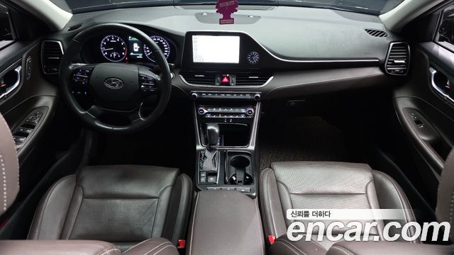 Hyundai Grandeur 2.4 Exclusive — photo 1 of 20