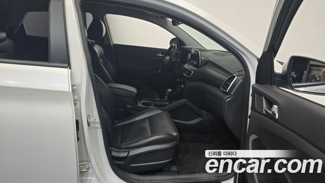 Hyundai Tucson Diesel 2.0 2WD — photo 1 of 20