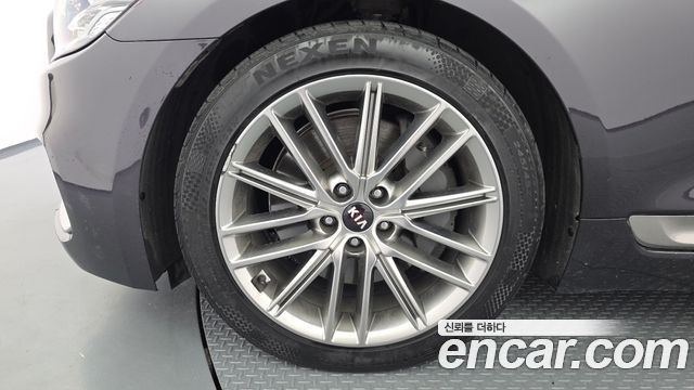Kia K9 3.8 GDI AWD — photo 1 of 20