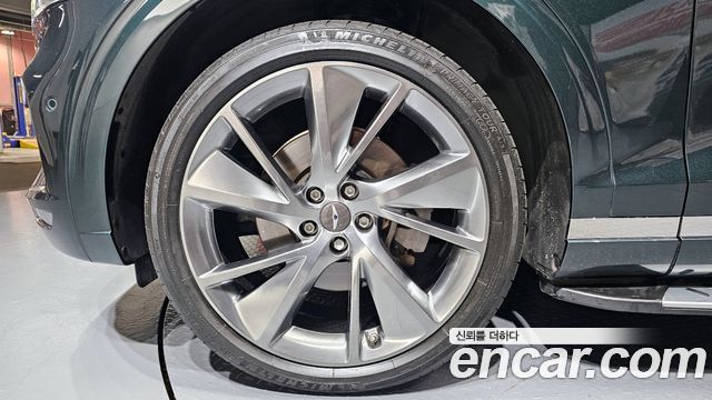 Genesis GV70 2.5T Gasoline AWD — photo 1 of 20