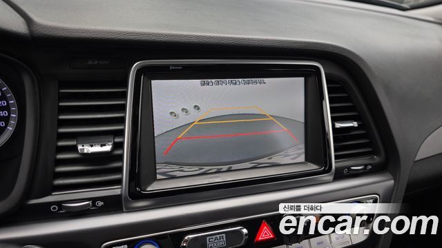 Hyundai Sonata 2.0 Smart Choice — photo 1 of 20
