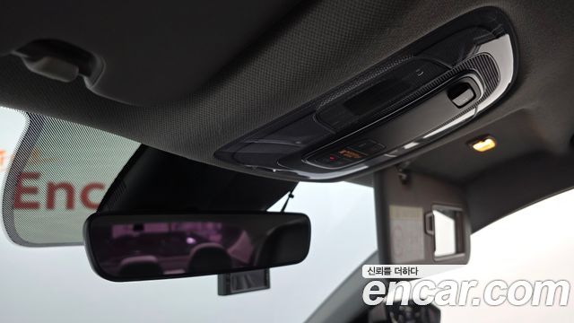 Hyundai AVANTE 1.6 — photo 1 of 20