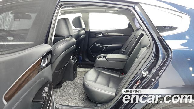 Kia K7 3.0 LPI Prestige (Rental Car) — photo 1 of 20