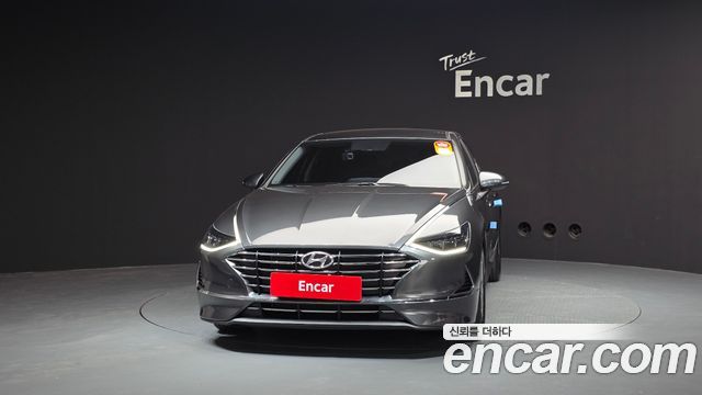 Hyundai Sonata 2.0 — photo 1 of 20
