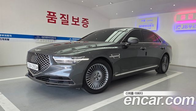 Genesis G90 3.8 — photo 1 of 20