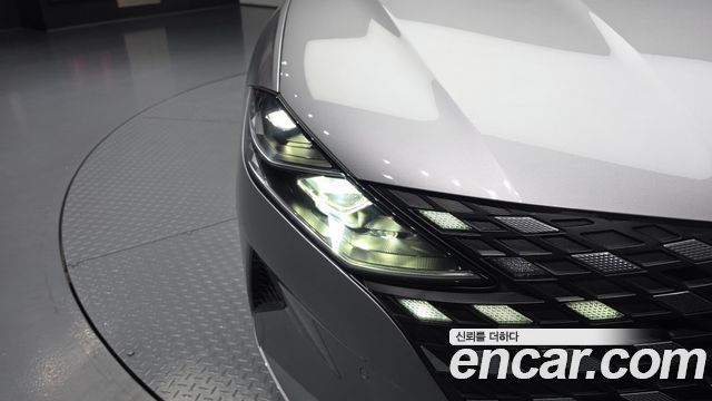 Hyundai Grandeur 2.5 — photo 1 of 30