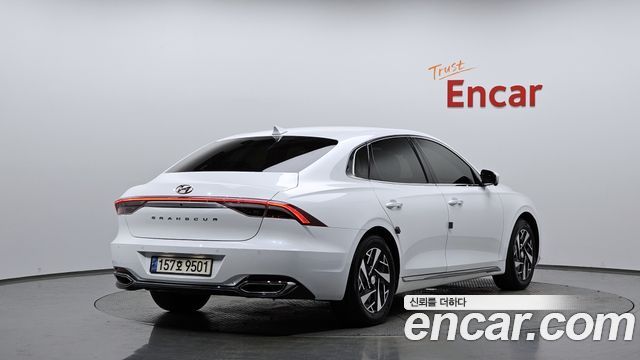 Hyundai Grandeur Le Blanc — photo 1 of 34