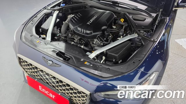 Genesis G70 3.3T Sport — photo 1 of 35