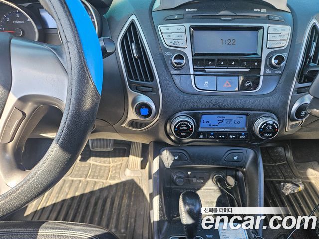 Hyundai Tucson Diesel 2WD LX20 — photo 1 of 19