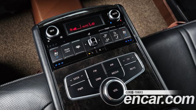 Kia K9 3.8 GDI VIP — photo 1 of 40