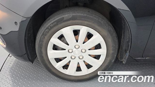 ChevroletGMDaewoo Cruze 1.8 LS — photo 1 of 30