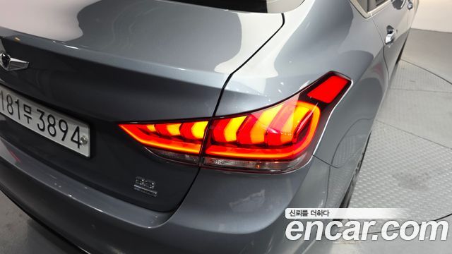 Genesis G80 3.3 GDI AWD — photo 1 of 34