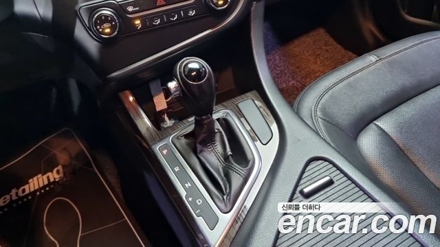 Kia K5 LPI Deluxe — photo 1 of 18