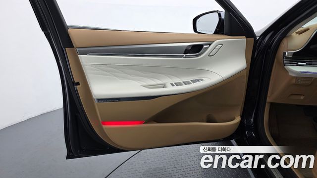 Hyundai Grandeur 2.5 — photo 1 of 32