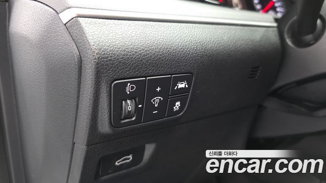 Kia K5 2.0 — photo 1 of 33