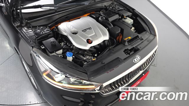 Kia K7 Noblesse — photo 1 of 40
