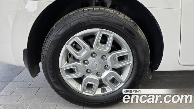 Hyundai Staria 4WD Tourer 9-Seater — photo 1 of 32