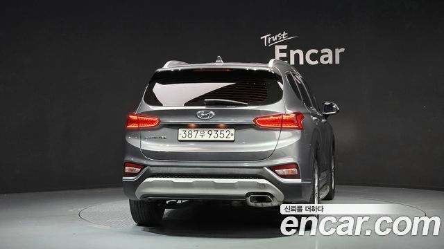 Hyundai Santafe Gasoline 2.0T 2WD — photo 1 of 31