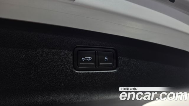 Genesis GV70 2.5T Gasoline 2WD — photo 1 of 20