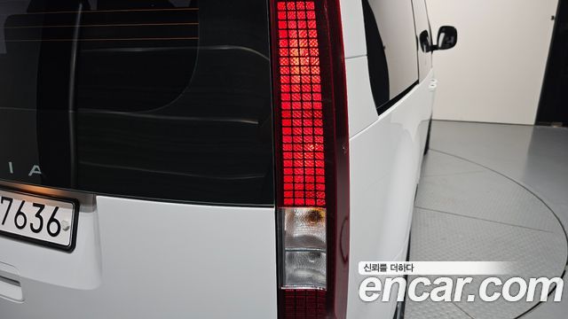 Hyundai Staria Tourer 11-Seater — photo 1 of 32