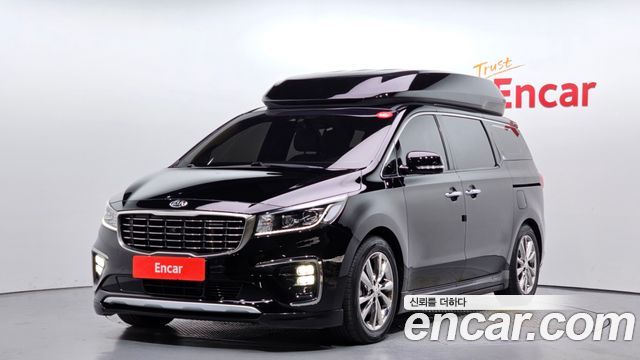 Kia Canival 9-Seater Hi-Limousine — photo 1 of 20