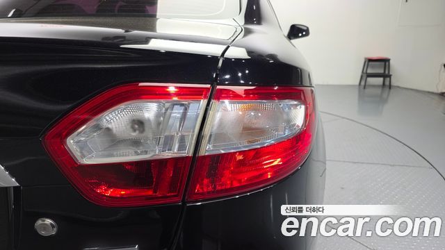 Renault-KoreaSamsung SM3 SE — photo 1 of 30