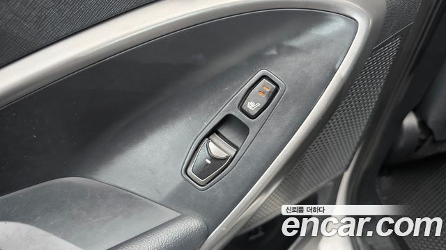 Hyundai Santafe Diesel(e-VGT) 2.0 2WD Premium — photo 1 of 32