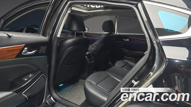 Kia K7 3.0 LPI Prestige (Rental Car) — photo 1 of 20