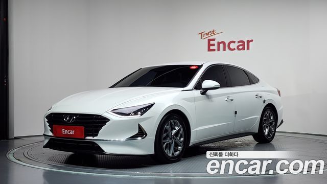 Hyundai Sonata 2.0 — photo 1 of 20