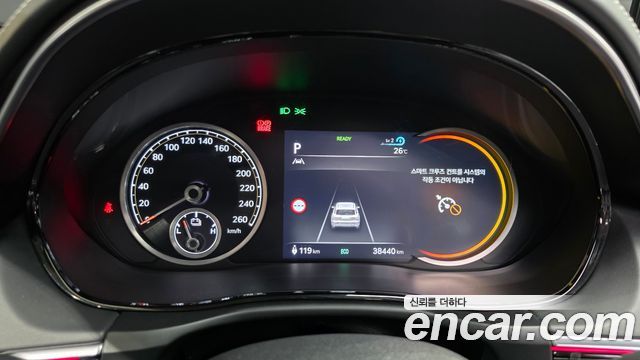 Genesis GV70 e-AWD — photo 1 of 34