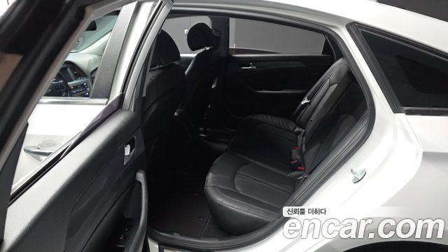 Hyundai Sonata 2.0 HEV — photo 1 of 31