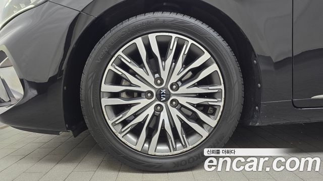 Kia K7 2.5 GDI X Edition — photo 1 of 20