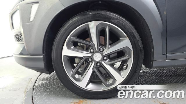 Hyundai Kona 1.6 Turbo 2WD — photo 1 of 31