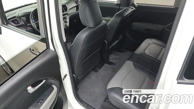 Kia RAY Prestige — photo 1 of 30