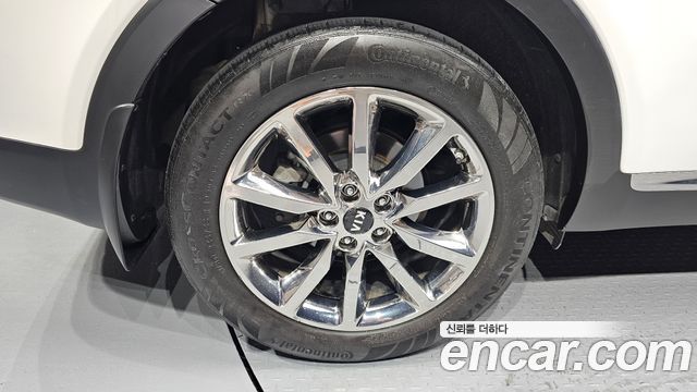 Kia Sorento Diesel 2.0 2WD — photo 1 of 31