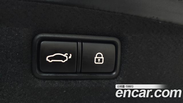 Genesis G90 3.8 AWD — photo 1 of 31