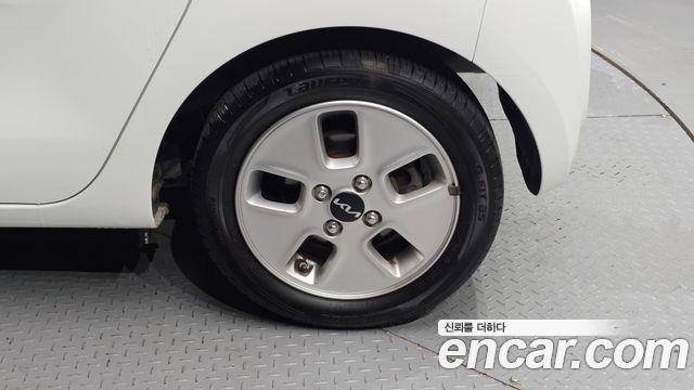 Kia RAY Prestige — photo 1 of 30