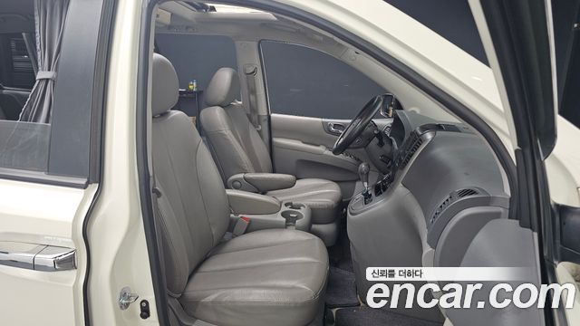 Kia Canival Grand Carnival GLX — photo 1 of 31