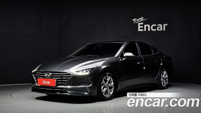 Hyundai Sonata 2.0 — photo 1 of 20
